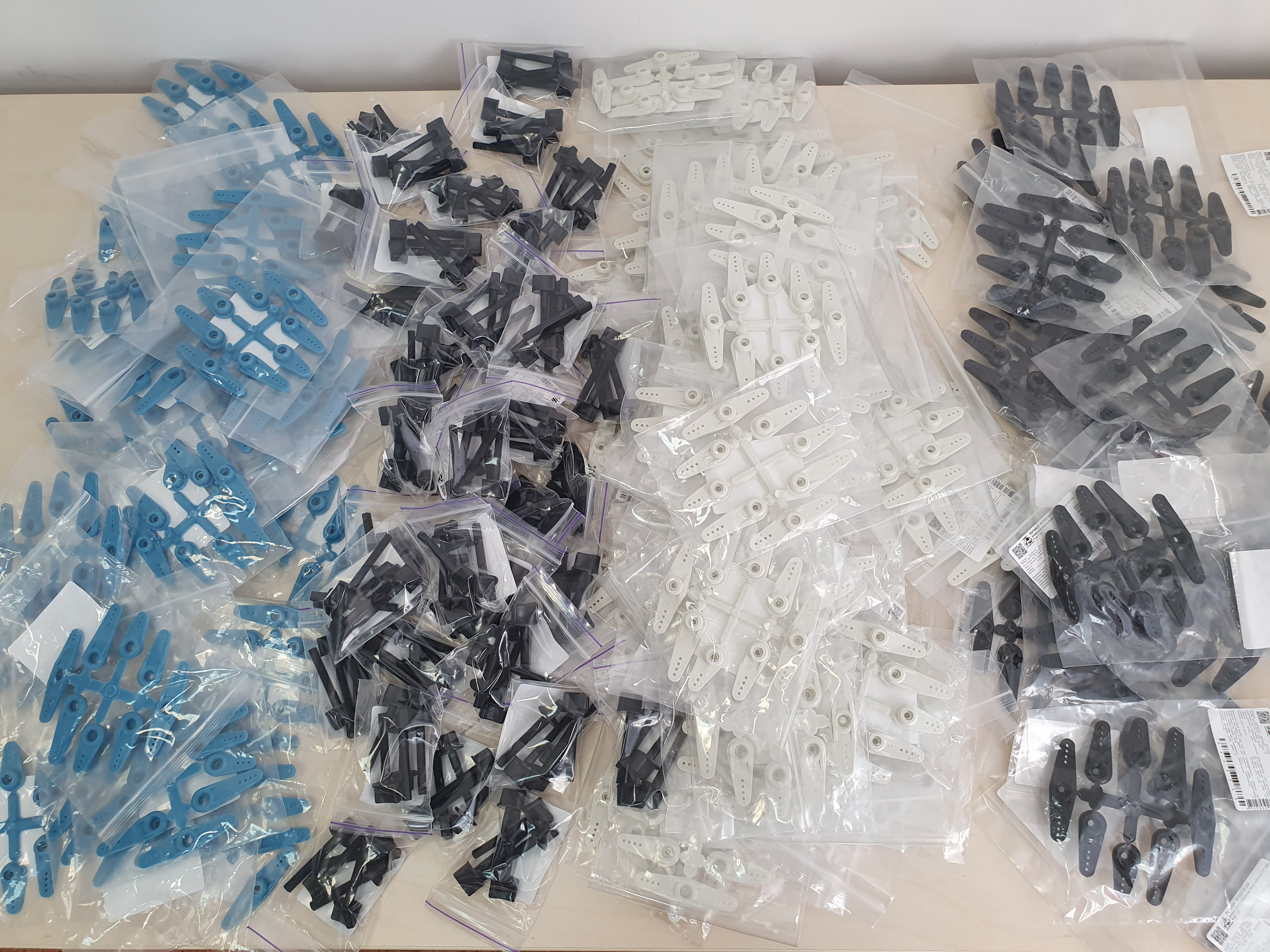 Качалки для сервоприводов Haoye нейлоновые 23T JR, набор 8 штук